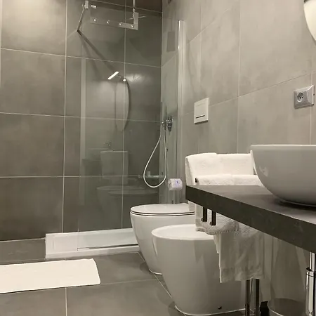 Hotel apartamentowy Bossi 2*