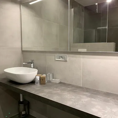 Hotel apartamentowy Bossi Mediolan